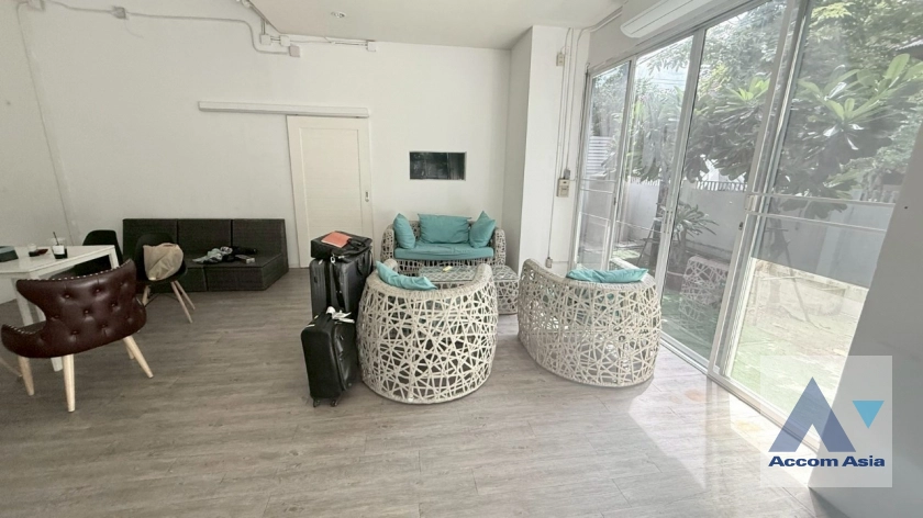 unitHome Office |  House For Rent & Sale in Sukhumvit, Bangkok  near BTS Punnawithi (AA45036)