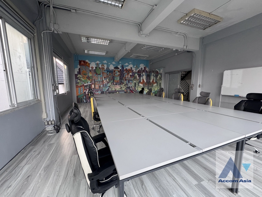 7  House for rent and sale in Sukhumvit ,Bangkok BTS Punnawithi AA45036