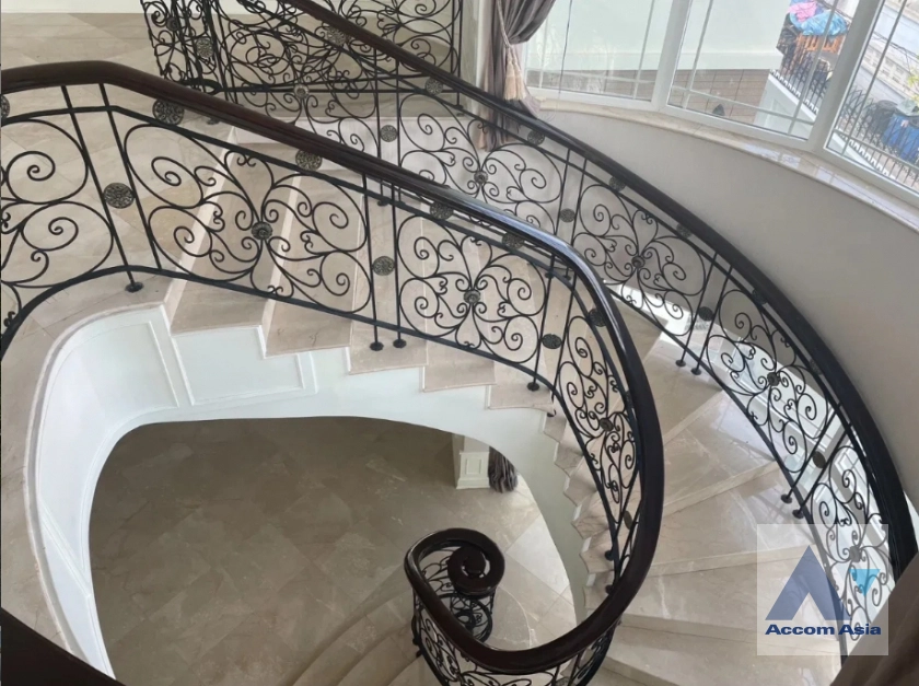 6  5 br House For Rent in Lat Phrao ,Bangkok MRT Lat Phrao AA45038