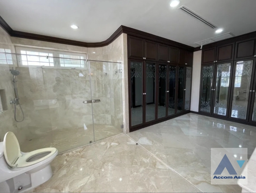15  5 br House For Rent in Lat Phrao ,Bangkok MRT Lat Phrao AA45038