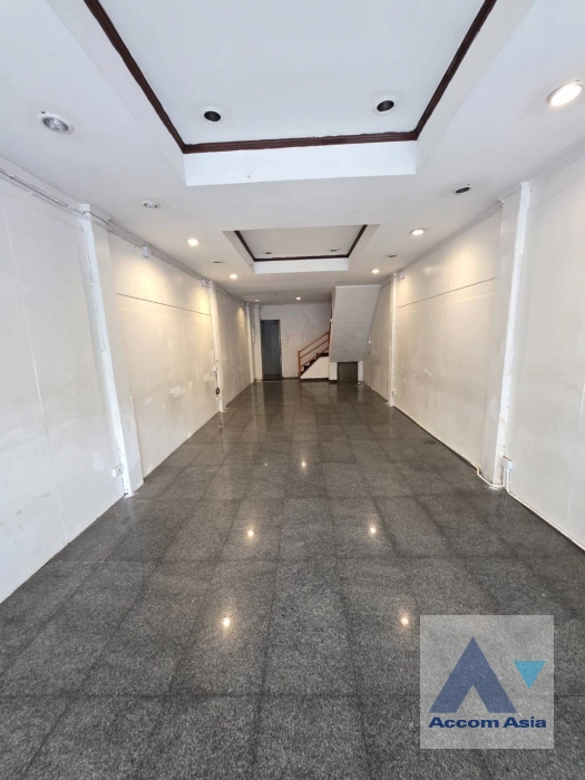 unit Shophouse For Rent in Sukhumvit, Bangkok  near BTS Phrom Phong (AA45044)