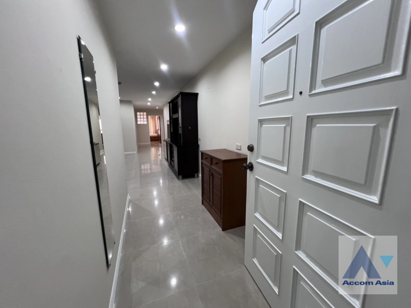12  3 br Apartment for rent and sale in Sukhumvit ,Bangkok BTS Phrom Phong at Good maintained AA45046
