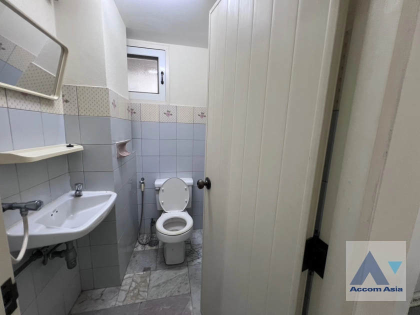 28  3 br Apartment for rent and sale in Sukhumvit ,Bangkok BTS Phrom Phong at Good maintained AA45046