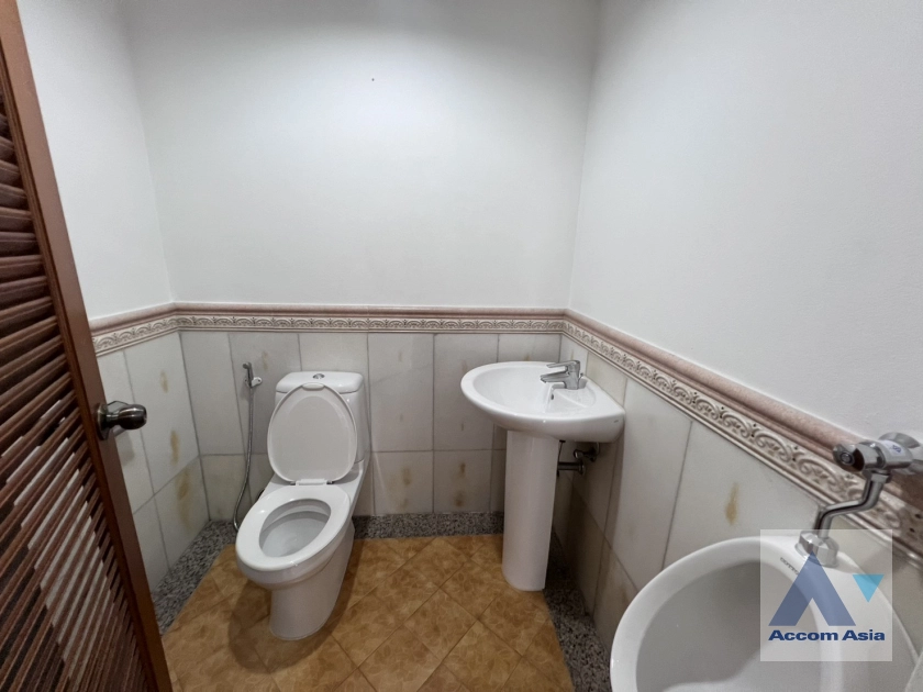 27  3 br Apartment for rent and sale in Sukhumvit ,Bangkok BTS Phrom Phong at Good maintained AA45046