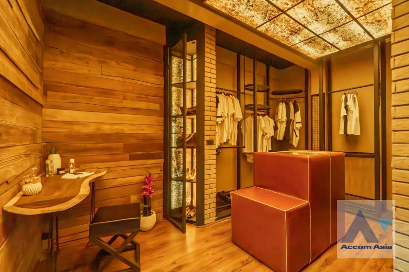 16  4 br House For Sale in Pattanakarn ,Bangkok  AA45050