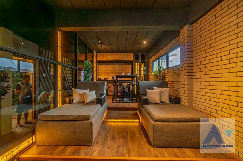 18  4 br House For Sale in Pattanakarn ,Bangkok  AA45050