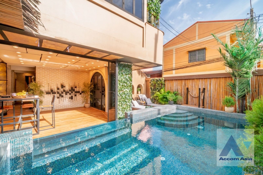 unitFully Furnished, Private Swimming Pool | Luxury Pool Villa in the Heart of Bangkok — 10 Minutes from Onnut, on Srinakarin Road ( AA45050 )