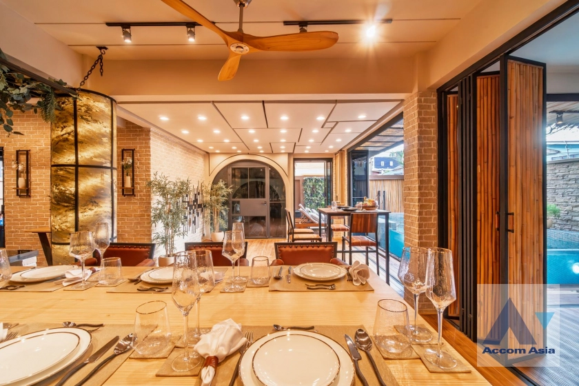 6  4 br House For Sale in Pattanakarn ,Bangkok  AA45050