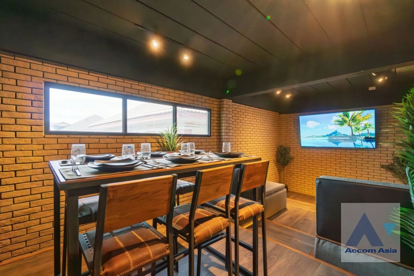 21  4 br House For Sale in Pattanakarn ,Bangkok  AA45050