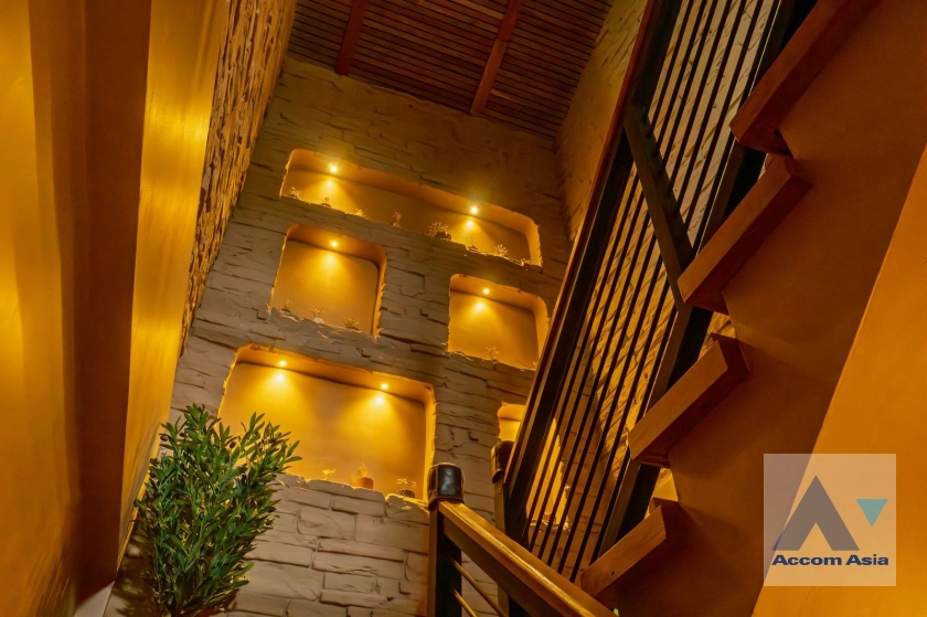 22  4 br House For Sale in Pattanakarn ,Bangkok  AA45050