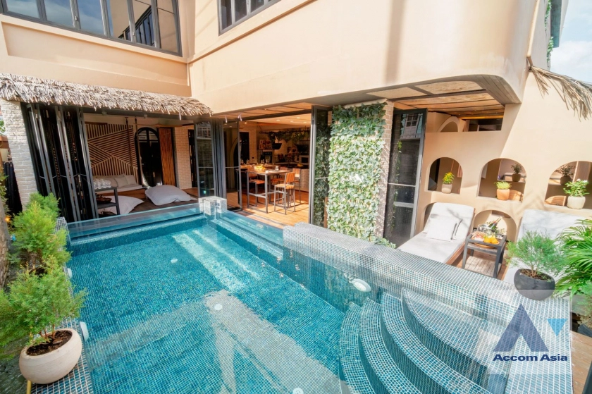  1  4 br House For Sale in Pattanakarn ,Bangkok  AA45050