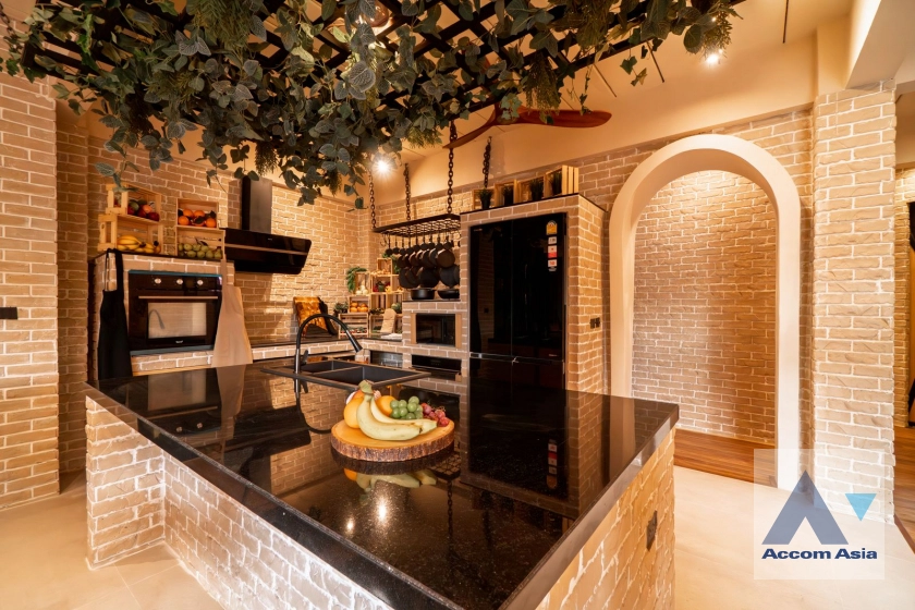 13  4 br House For Sale in Pattanakarn ,Bangkok  AA45050