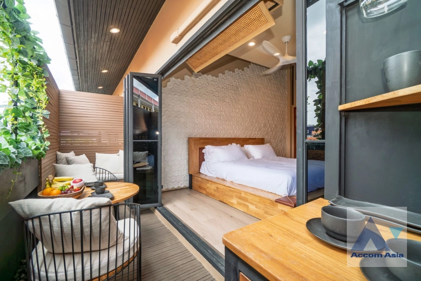 26  4 br House For Sale in Pattanakarn ,Bangkok  AA45050