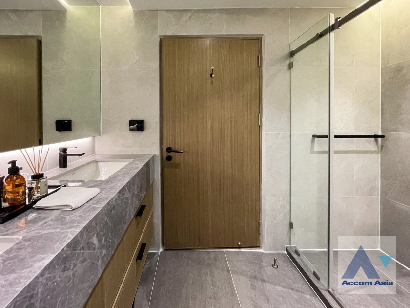 22  2 br Condominium For Sale in Sukhumvit ,Bangkok BTS Thong Lo at Noble Remix AA45054