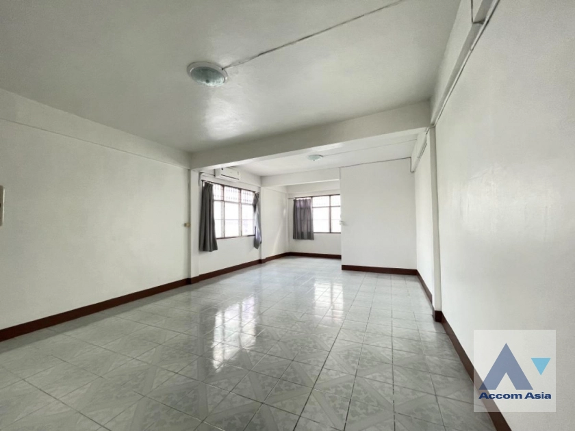  1  7 br Townhouse For Rent in Ratchadaphisek ,Bangkok MRT Sutthisan AA45058