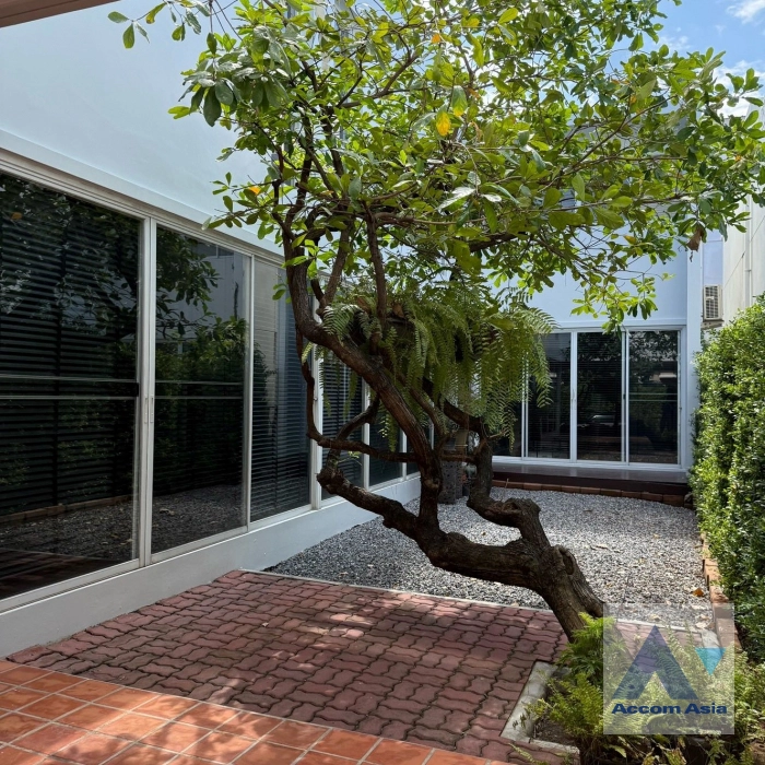 9  3 br House For Sale in Krungthep Kreetha ,Bangkok  at Courtyard Villa AA45061