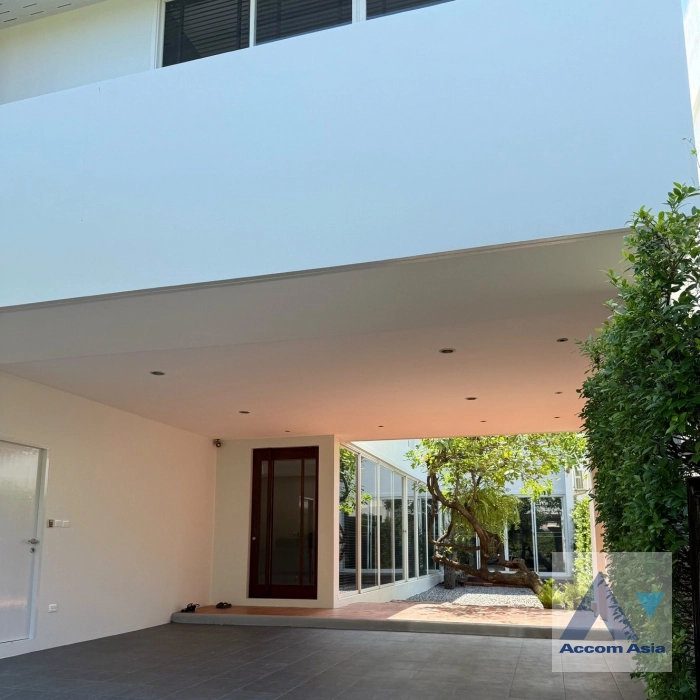 10  3 br House For Sale in Krungthep Kreetha ,Bangkok  at Courtyard Villa AA45061