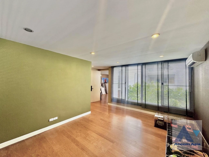 6  3 br House For Sale in Krungthep Kreetha ,Bangkok  at Courtyard Villa AA45061