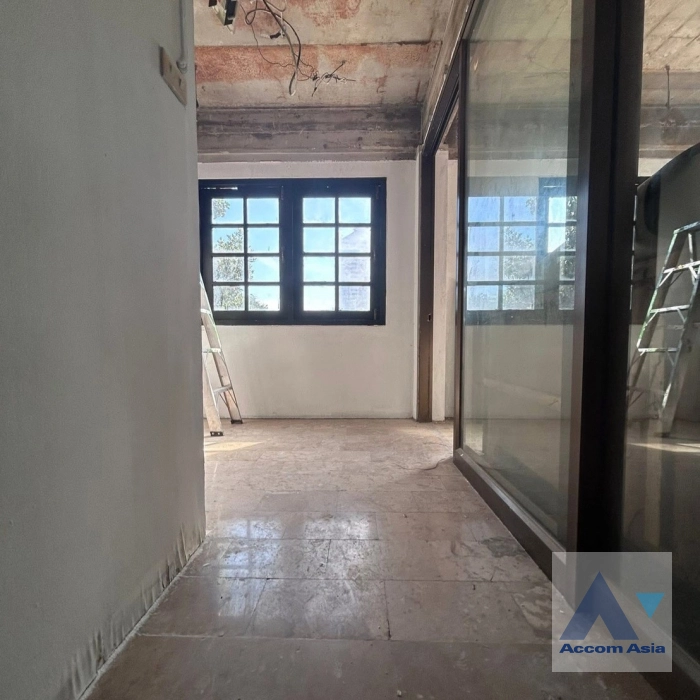 5  5 br Townhouse for rent and sale in Sukhumvit ,Bangkok BTS Phrom Phong AA45071