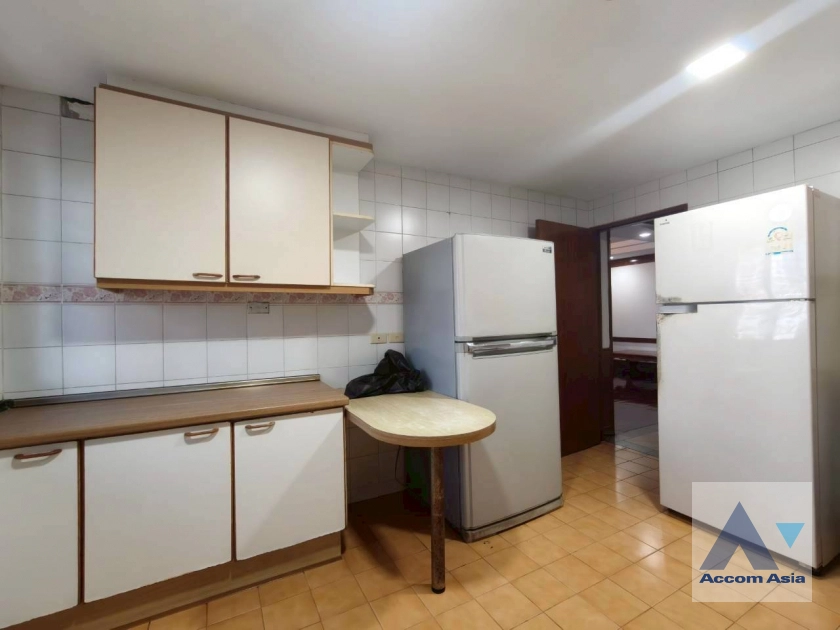 unitPet friendly |  2 Bedrooms  Apartment For Rent in Sukhumvit, Bangkok  near BTS Nana (AA45073)