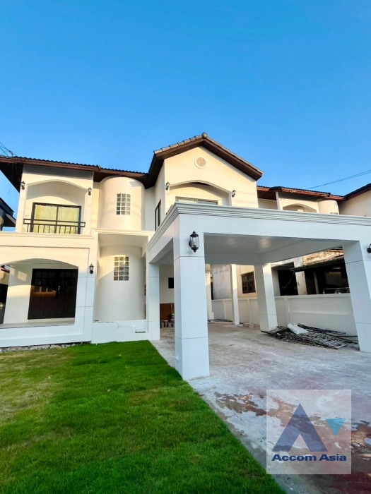unit 4 Bedrooms  House For Sale in Latkrabang, Bangkok  (AA45083)