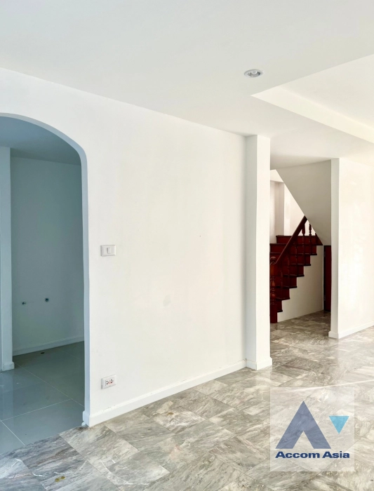 4  4 br House For Sale in Latkrabang ,Bangkok  at Phibunsap Village AA45083