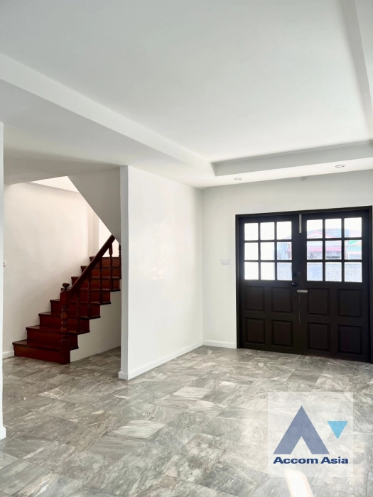 unit 4 Bedrooms  House For Sale in Latkrabang, Bangkok  (AA45083)