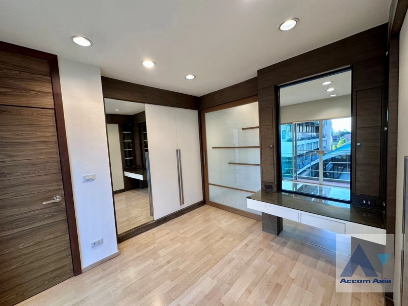 11  3 br Townhouse for rent and sale in Pattanakarn ,Bangkok ARL Ramkhamhaeng at Noble Cube AA45084