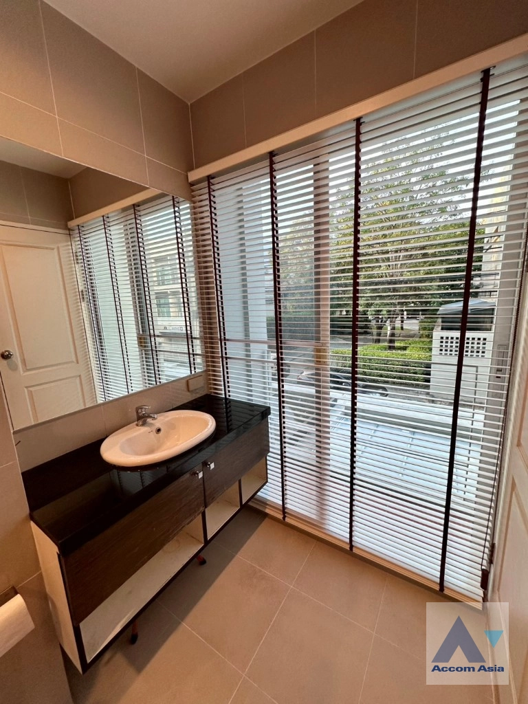 12  3 br Townhouse for rent and sale in Pattanakarn ,Bangkok ARL Ramkhamhaeng at Noble Cube AA45084