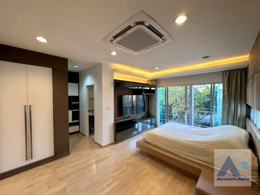 10  3 br Townhouse for rent and sale in Pattanakarn ,Bangkok ARL Ramkhamhaeng at Noble Cube AA45084