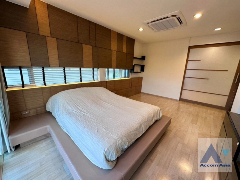 9  3 br Townhouse for rent and sale in Pattanakarn ,Bangkok ARL Ramkhamhaeng at Noble Cube AA45084