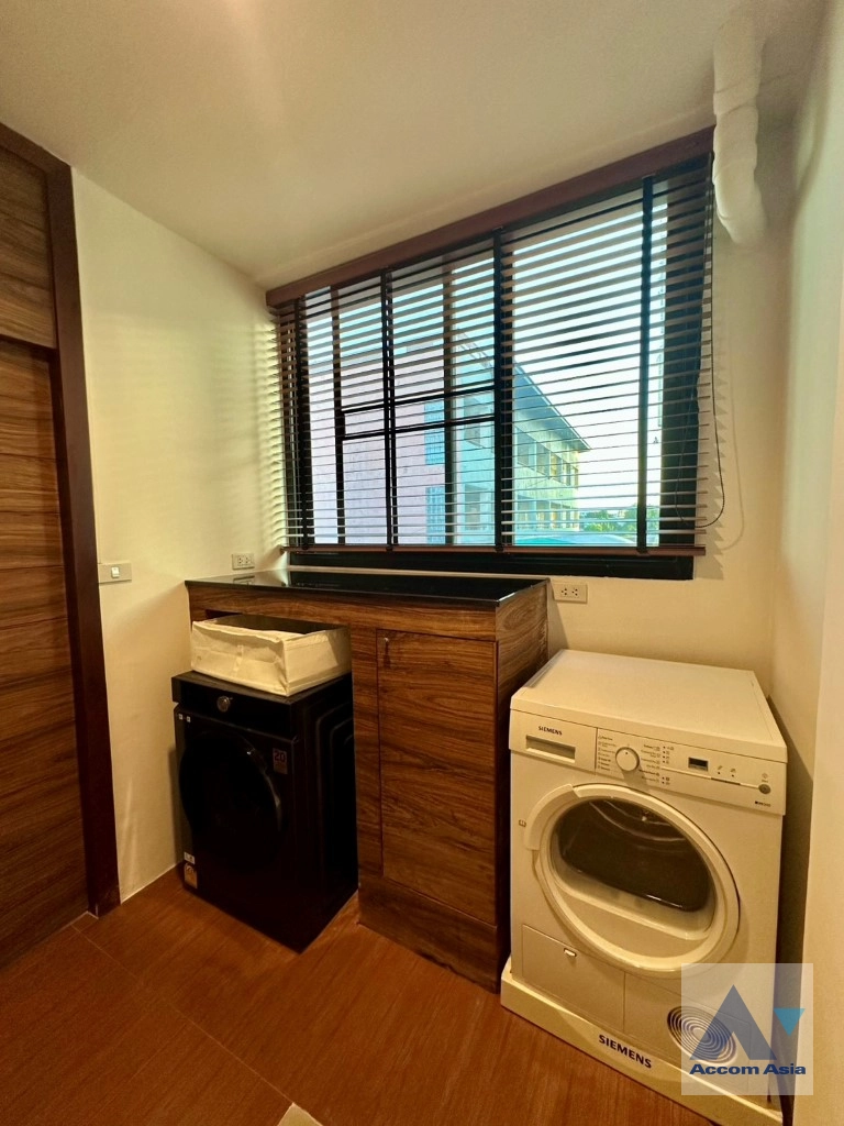 13  3 br Townhouse for rent and sale in Pattanakarn ,Bangkok ARL Ramkhamhaeng at Noble Cube AA45084