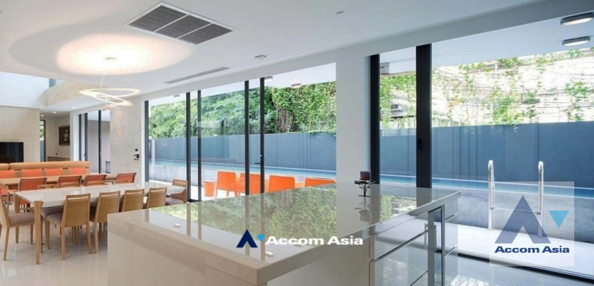  1  4 br House For Sale in Sukhumvit ,Bangkok BTS Ekkamai AA45087