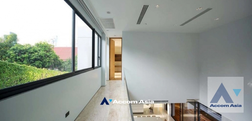 7  4 br House For Sale in Sukhumvit ,Bangkok BTS Ekkamai AA45087