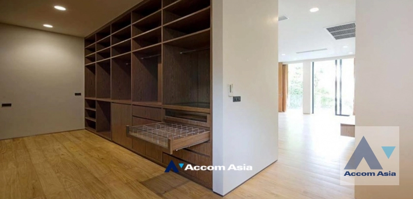 11  4 br House For Sale in Sukhumvit ,Bangkok BTS Ekkamai AA45087