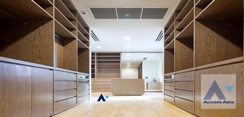 12  4 br House For Sale in Sukhumvit ,Bangkok BTS Ekkamai AA45087