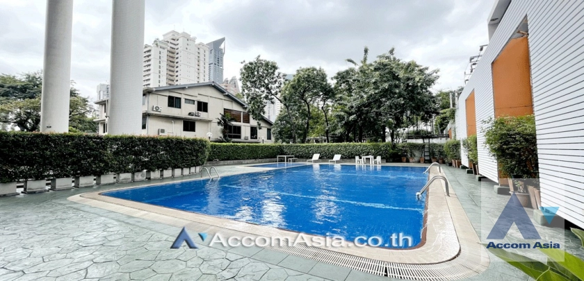 unit 3 Bedrooms  Condominium For Rent in Sukhumvit, Bangkok  near BTS Phrom Phong (AA45089)