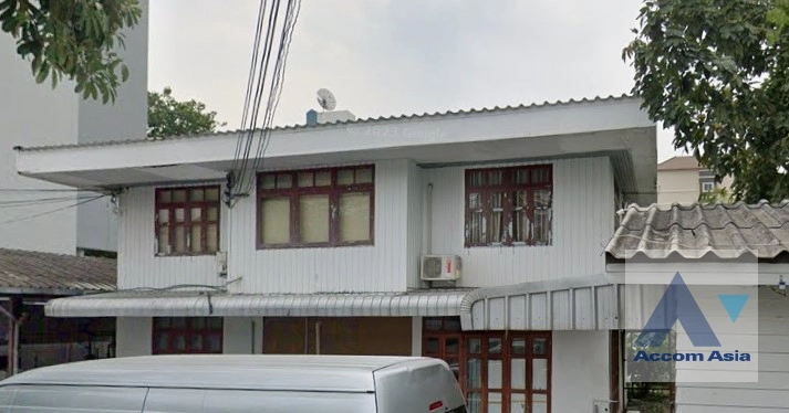  2  2 br House For Rent in Ratchadaphisek ,Bangkok BTS Saphan-Kwai AA45092