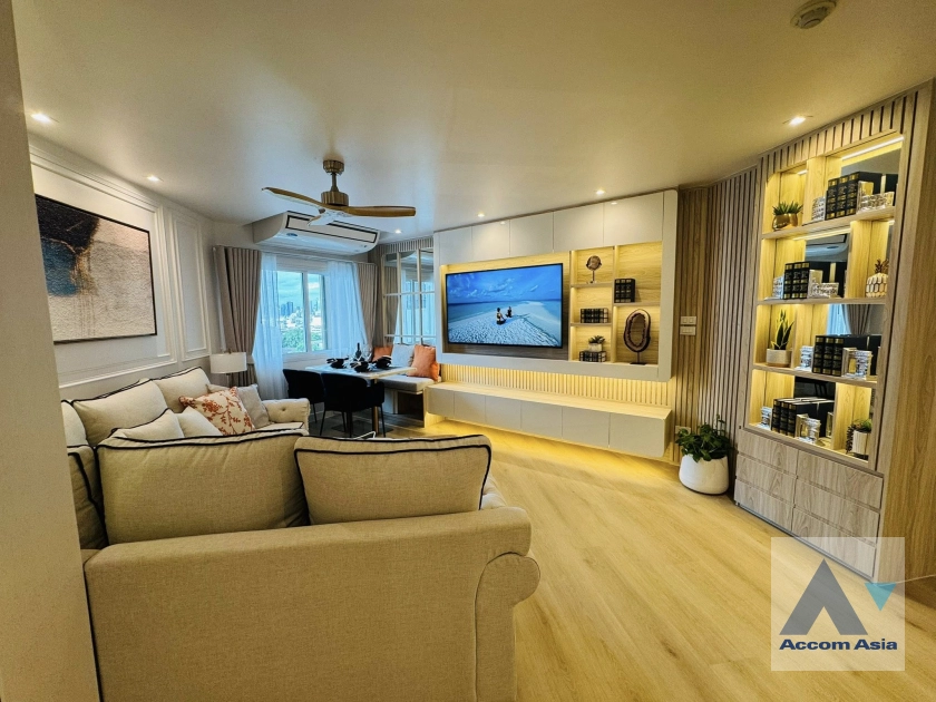  1  3 br Condominium For Rent in Sathorn ,Bangkok BTS Chong Nonsi - BRT Nararam 3 at Fortune Condo Town AA45097