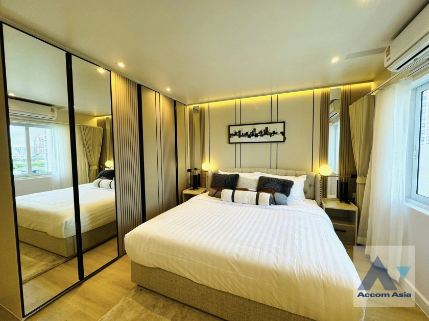 11  3 br Condominium For Rent in Sathorn ,Bangkok BTS Chong Nonsi - BRT Nararam 3 at Fortune Condo Town AA45097