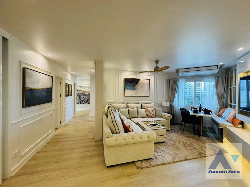 unit 3 Bedrooms  Condominium For Rent in Sathorn, Bangkok  near BTS Chong Nonsi - BRT Nararam 3 (AA45097)