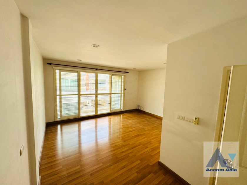10  3 br Townhouse For Rent in Ratchadaphisek ,Bangkok  at Baan Klang Muang Urbanion Rama 9-Ladprao  AA45098