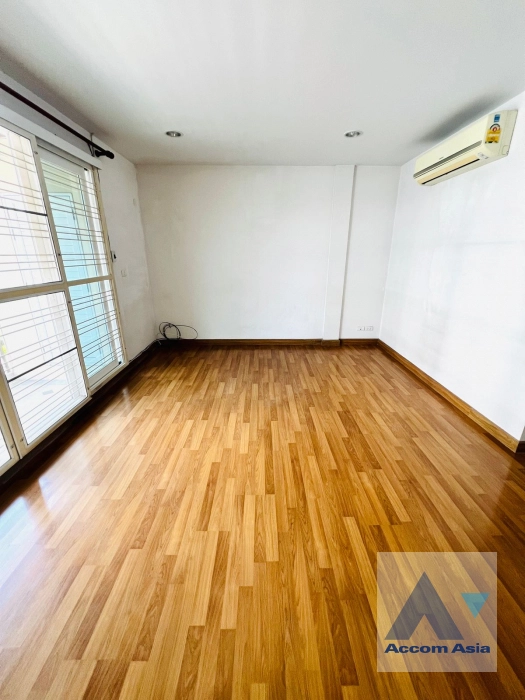  1  3 br Townhouse For Rent in Ratchadaphisek ,Bangkok  at Baan Klang Muang Urbanion Rama 9-Ladprao  AA45098