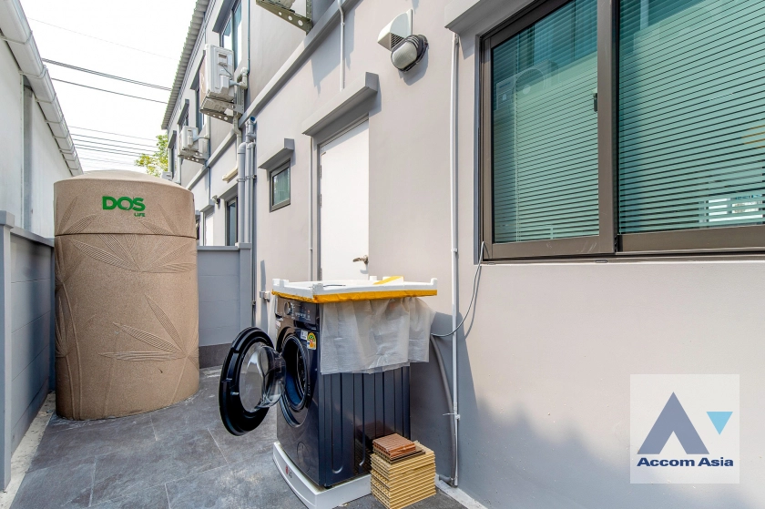 20  3 br Townhouse for rent and sale in Samutprakan ,Samutprakan  at House AA45104