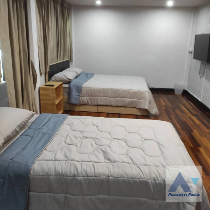 5  2 br Townhouse for rent and sale in Sukhumvit ,Bangkok BTS Phra khanong at Moo Baan Klongtan Nivet AA45106