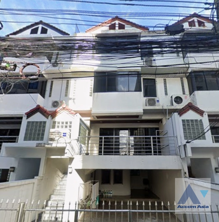 unitHome Office |  4 Bedrooms  Townhouse For Rent in Ploenchit, Bangkok  near BTS Ploenchit (AA45110)
