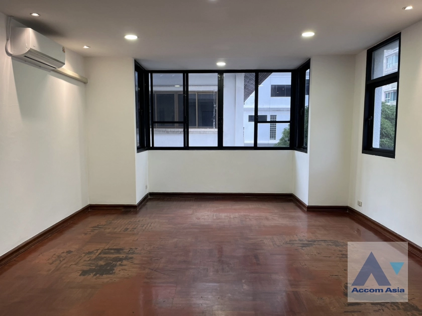 4  4 br Townhouse For Rent in Ploenchit ,Bangkok BTS Ploenchit AA45110