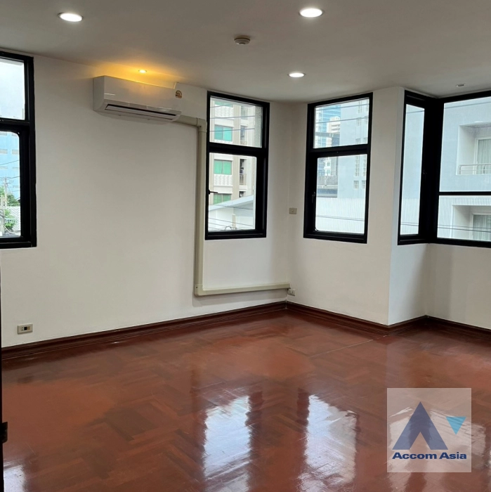 9  4 br Townhouse For Rent in Ploenchit ,Bangkok BTS Ploenchit AA45110