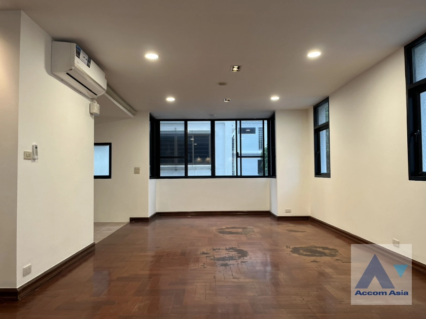  1  4 br Townhouse For Rent in Ploenchit ,Bangkok BTS Ploenchit AA45112