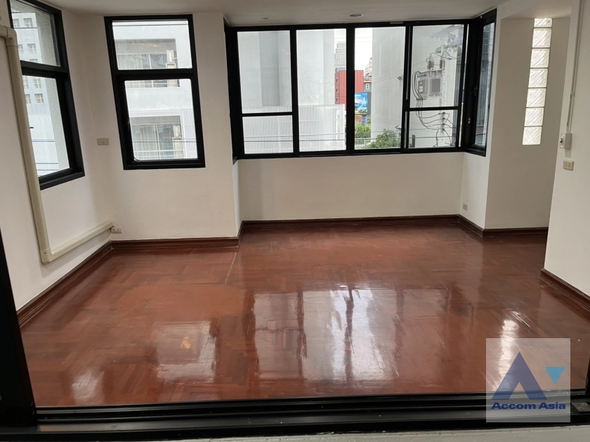 6  4 br Townhouse For Rent in Ploenchit ,Bangkok BTS Ploenchit AA45112